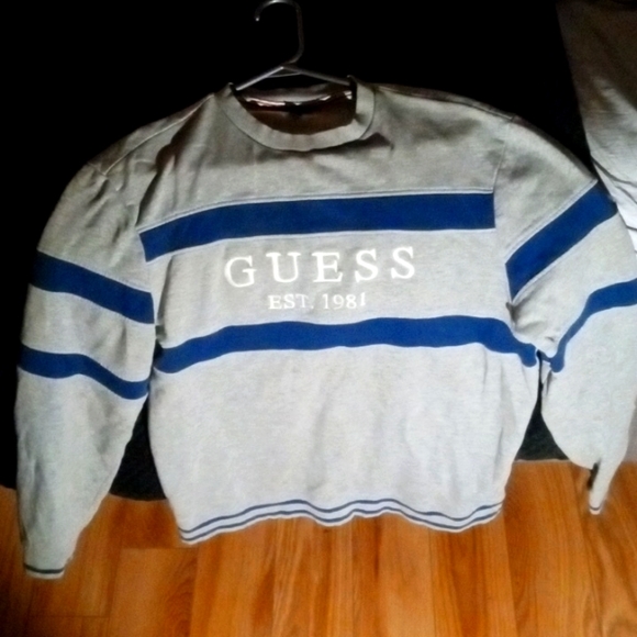 Men's medium guess sweater - Picture 3 of 5